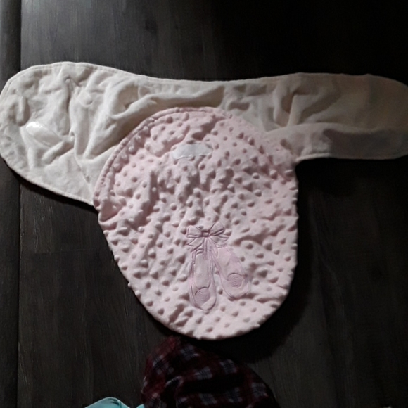 Pink swaddle - Picture 2 of 3